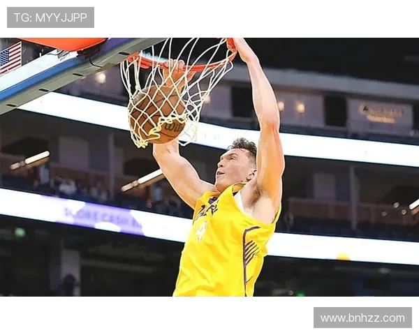 火箭与湖人激战正酣球迷期待精彩对决与绝妙瞬间